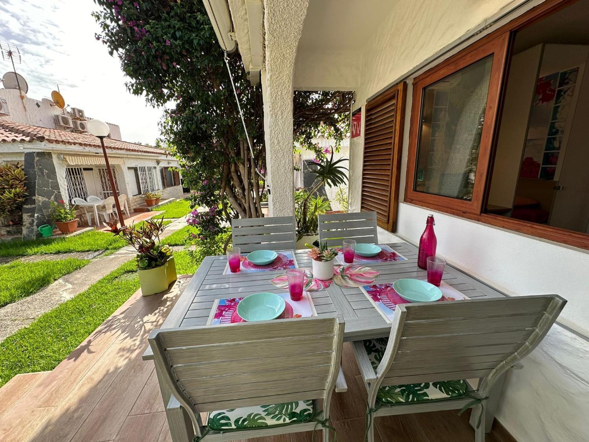 Birdcage Gay Men Resort&lifestyle