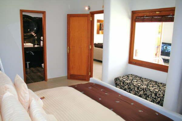 Birdcage Gay Men Resort&lifestyle